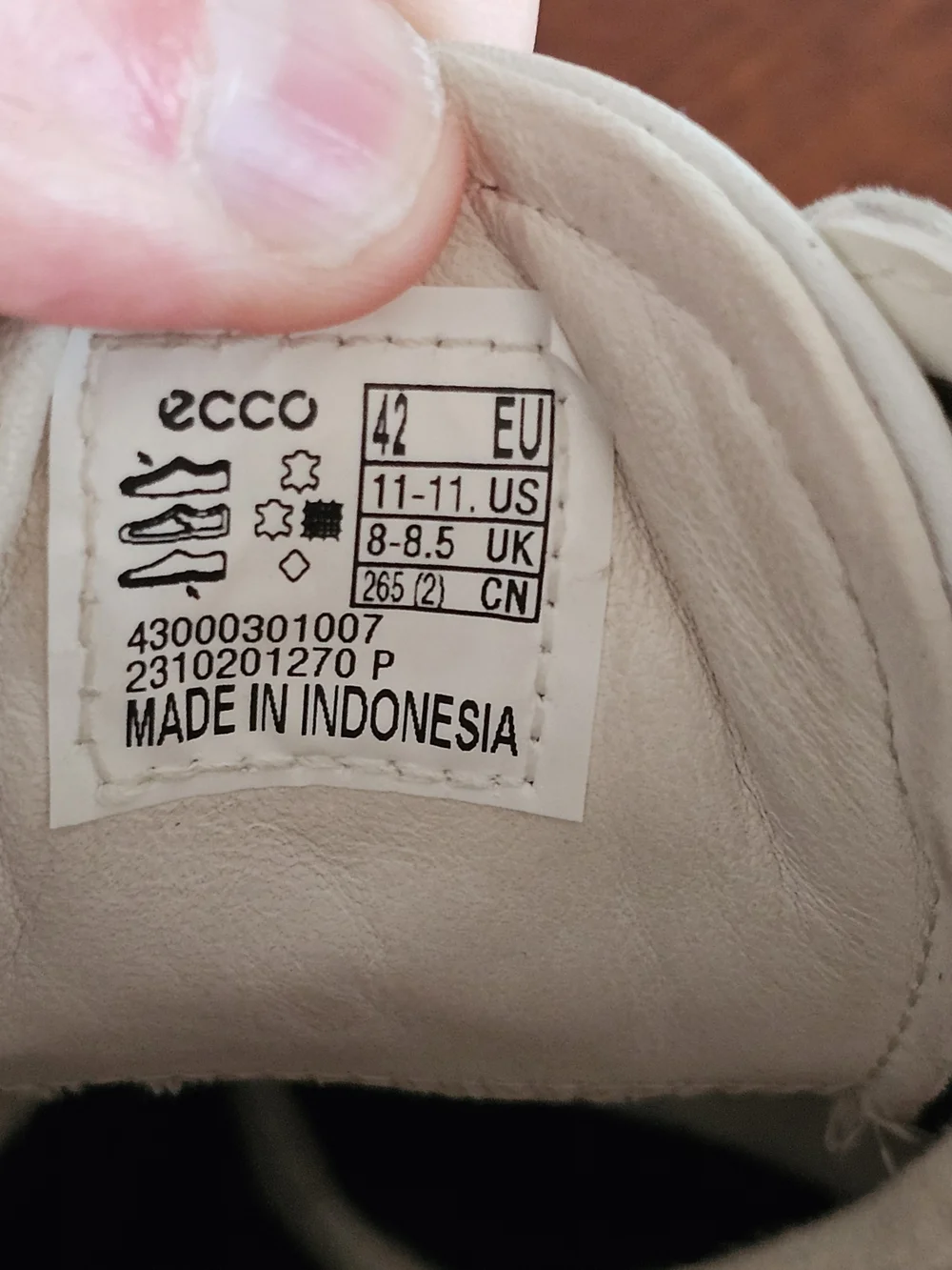 ECCO Soft 7 Women's White Leather Low-Top Sneakers Size 11